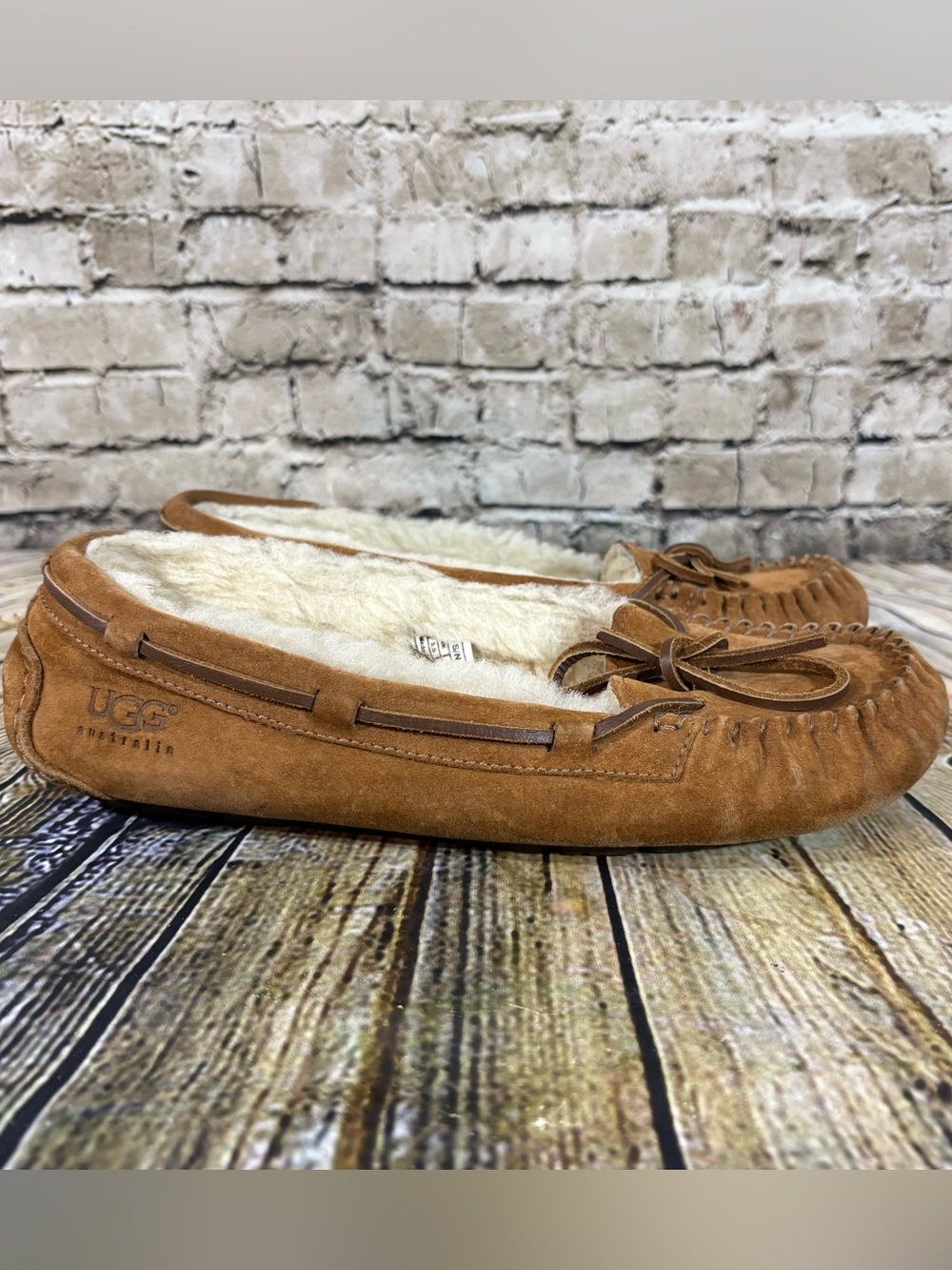 UGG Australia Dakota Moccasin Women’s 7 Chestnut Brown Slipper Shoes